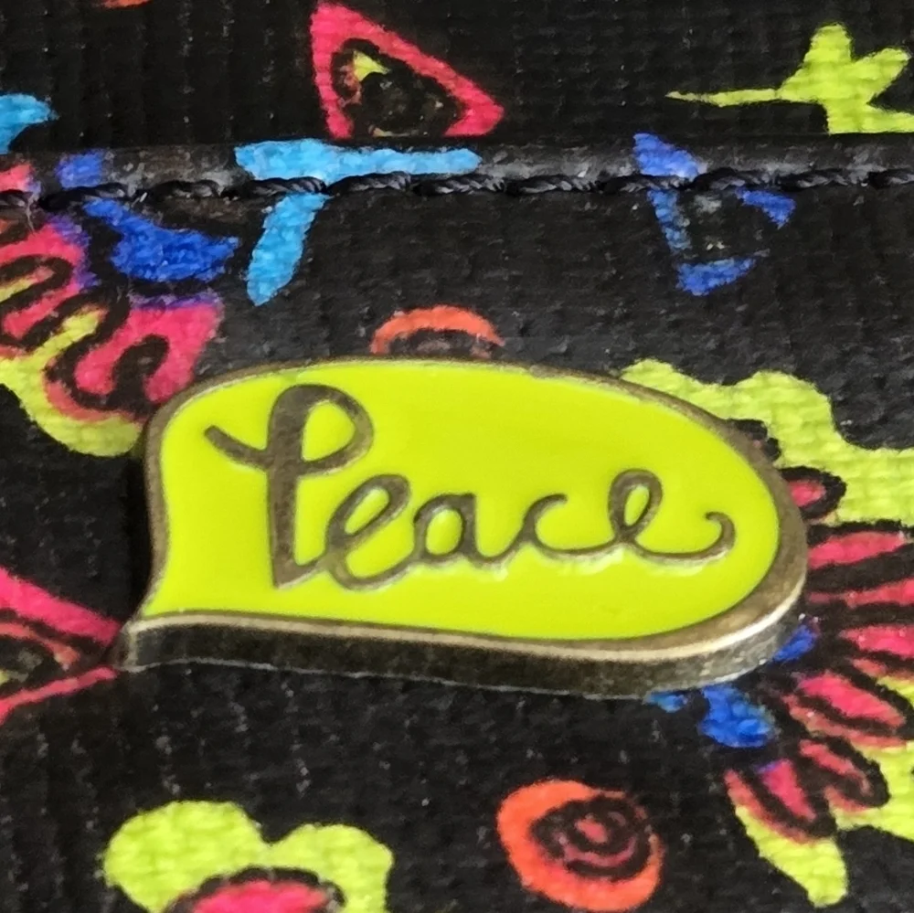 Sakroots Zip Wallet Purse Coated Canvas Peace Sign Design Many Pockets NO STRAP